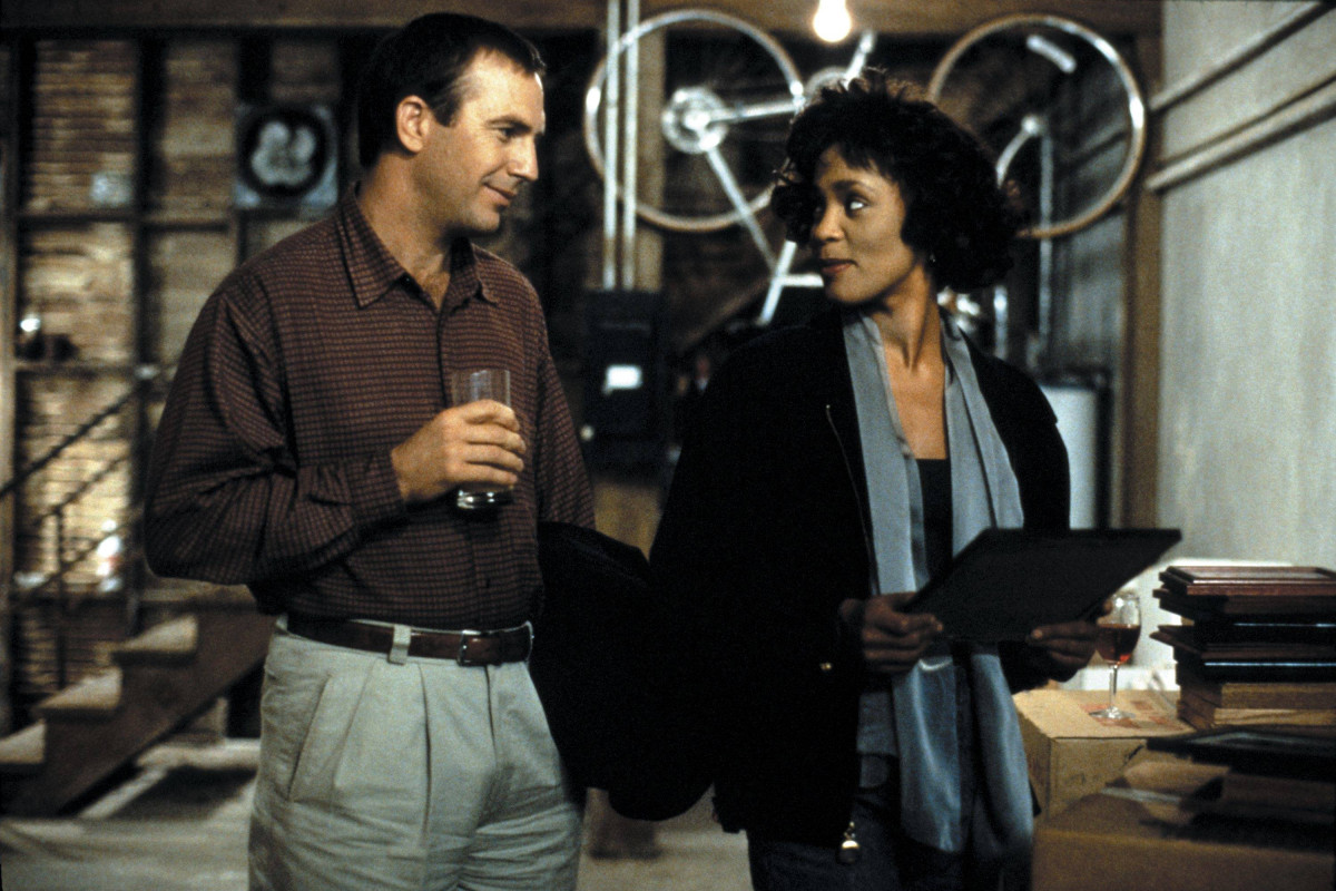 To Kevin Costner namówił Whitney Houston na rolę w „Bodyguardzie”. Po latach wyznał: „była moją jedyną prawdziwą miłością”