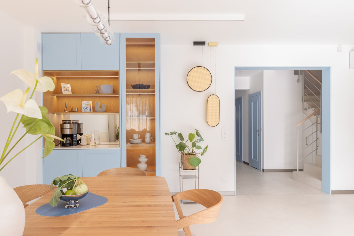 Polacy rezygnują z paneli i płytek. Kogo stać, na podłogę kładzie to! Hit?