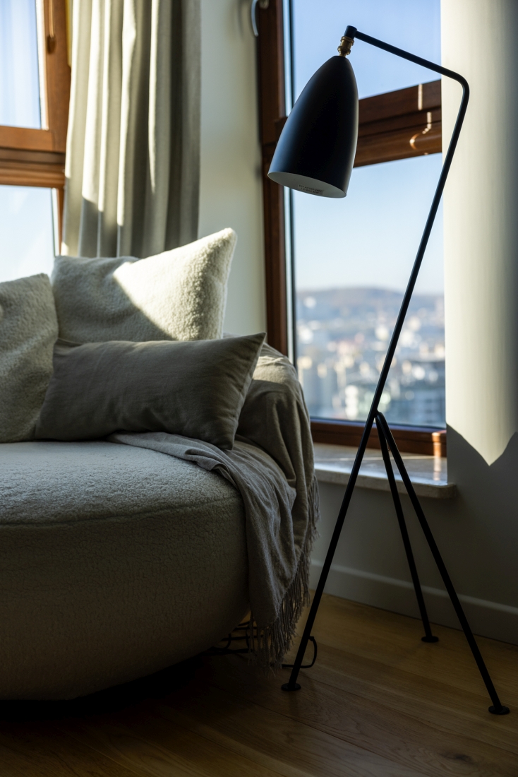 Apartament w Gdyni w Sea Towers, projekt: masz.design, fot. Adam Burdyło