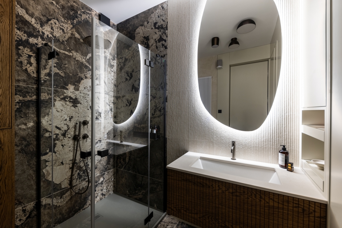 Apartament w Gdyni w Sea Towers, projekt: masz.design, fot. Adam Burdyło