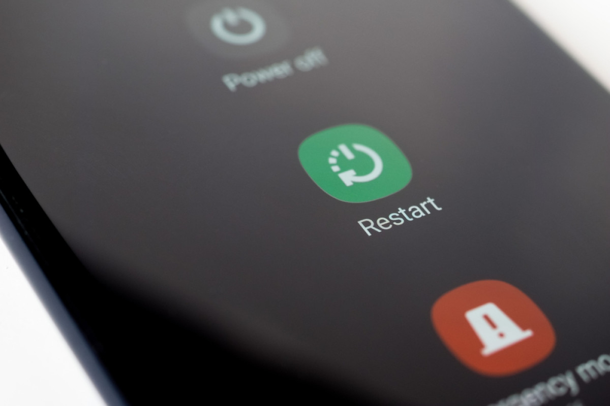 Jak często należy restartować telefon? W ten sposób poprawisz jego wydajność!